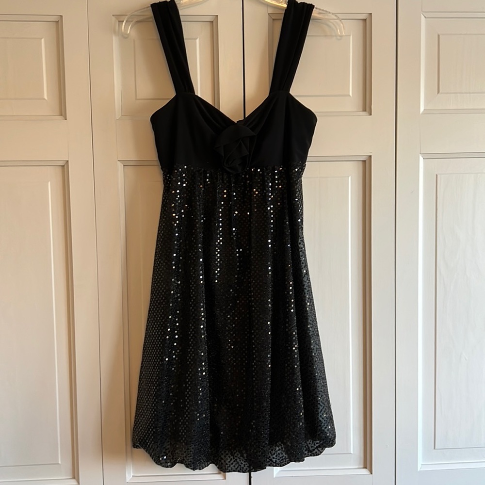 Beautiful Black Sparkly Sleeveless Bubble Mini Cocktail Dress.